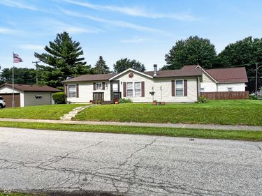 106 N East Street , Carthage, IN 46115