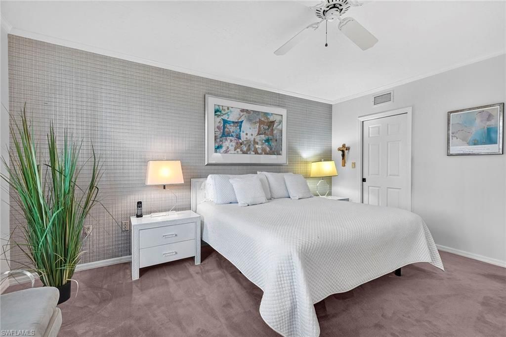 6075 Pelican Bay Blvd, Unit 204, Naples, FL 34108 Photo