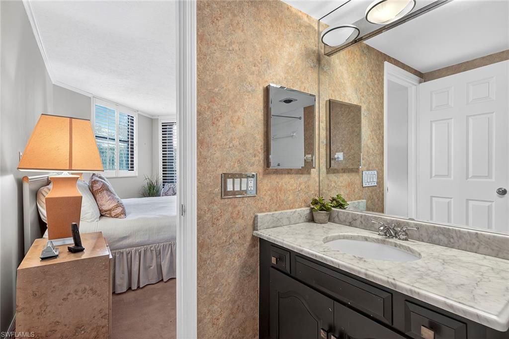6075 Pelican Bay Blvd, Unit 204, Naples, FL 34108 Photo