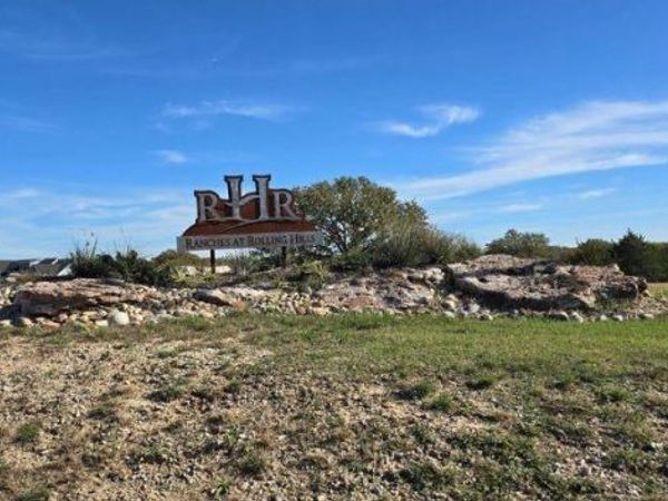 240 Rolling Hills Boulevard , Alvord, TX 76225