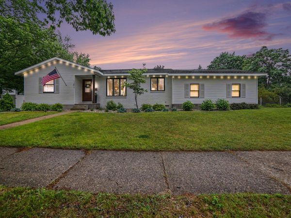 1202 Woodlawn Avenue, Grand Haven, MI 49417