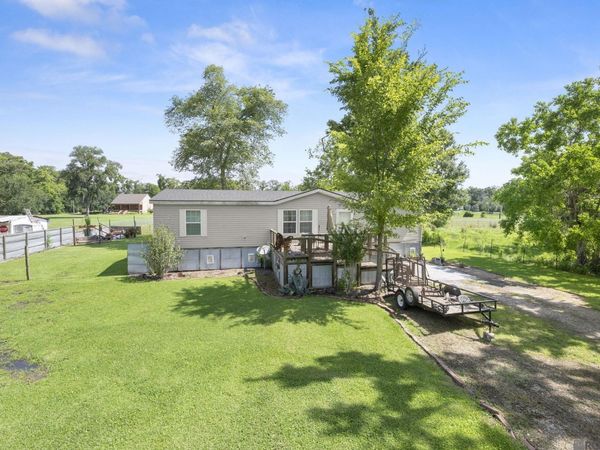 10444 Ingram Rd, St Amant, LA 70774