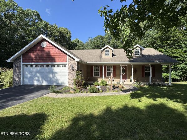 366 Swallows Crossing, Grimsley, TN 38565