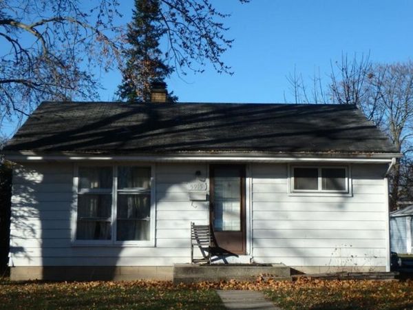 5915 N 71st St, Milwaukee, WI 53218