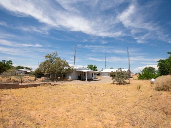 28 Valencia Drive , Los Lunas, NM 87031