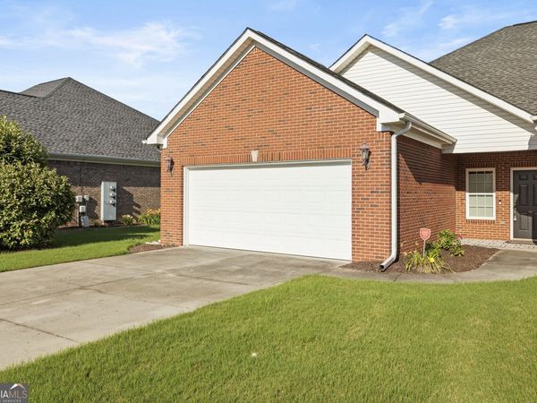106 Kensington Drive SE, Calhoun, GA 30701