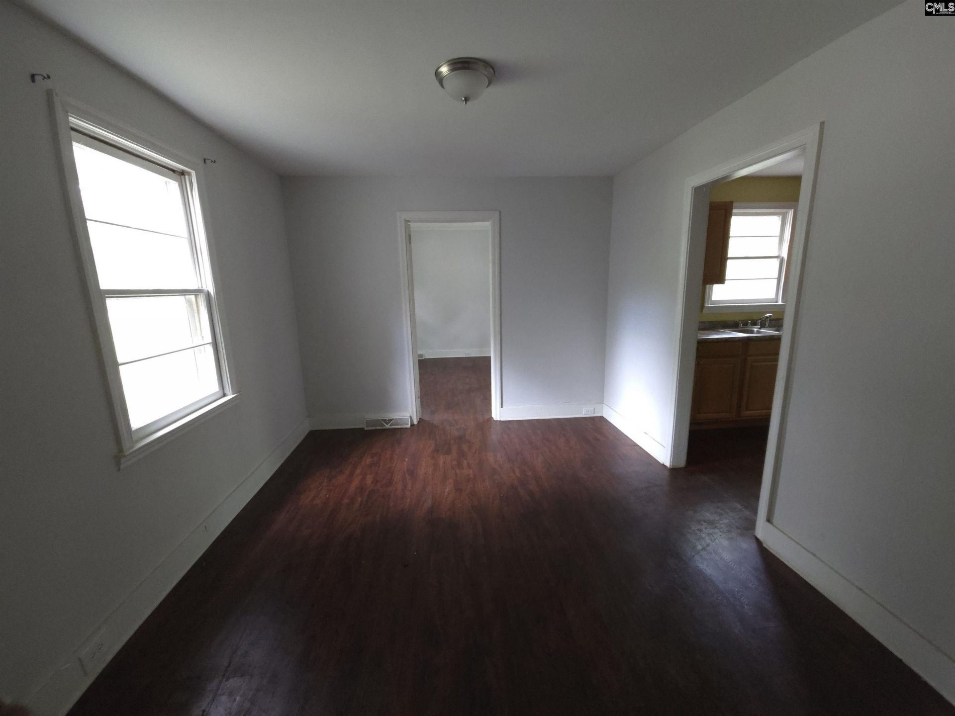 431 Pineneedle Road  Photo 6