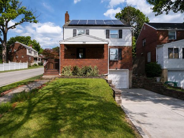 744 Allegheny River Boulevard, Oakmont, PA 15139