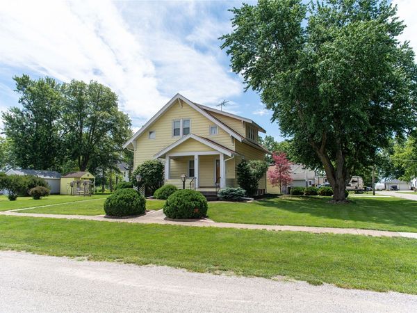 601 E 5th Street, Prairie City, IA 50228