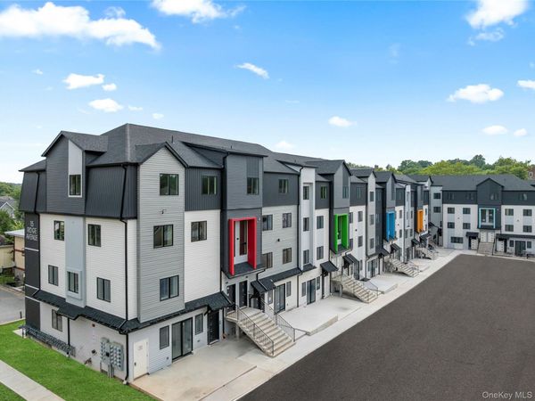 15 Ridge Ave, Unit 102, Spring Valley, NY 10977