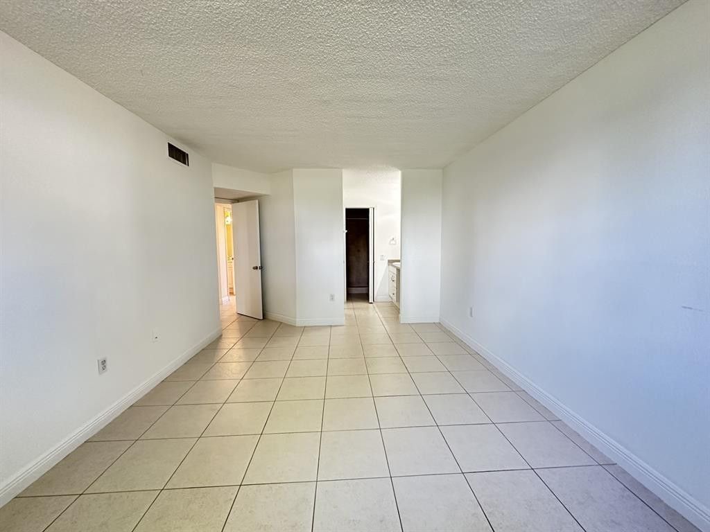 9401 Lime Bay Boulevard, Unit 115, Tamarac, FL 33321 Photo