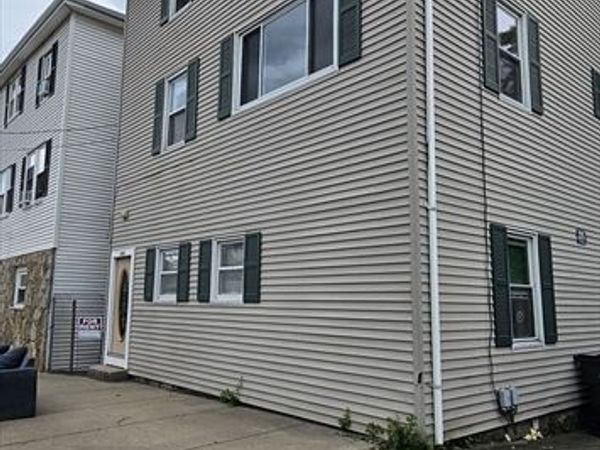 1986-1990 N Main St, Unit 3, Fall River, MA 02720