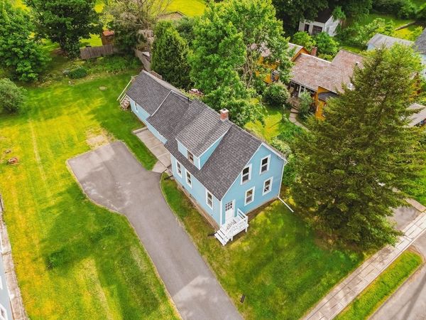 15 School St, Buckland, MA 01370