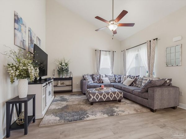 350 Cardinal Cove Ct, Pensacola, FL 32504