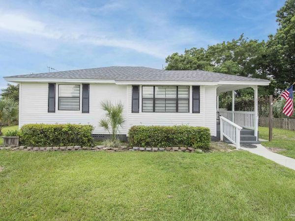 211 Berry Rd, Pensacola, FL 32507