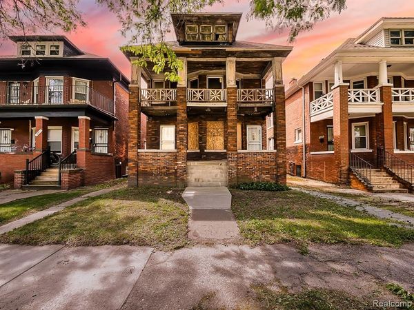 895 Blaine Street , Detroit, MI 48202