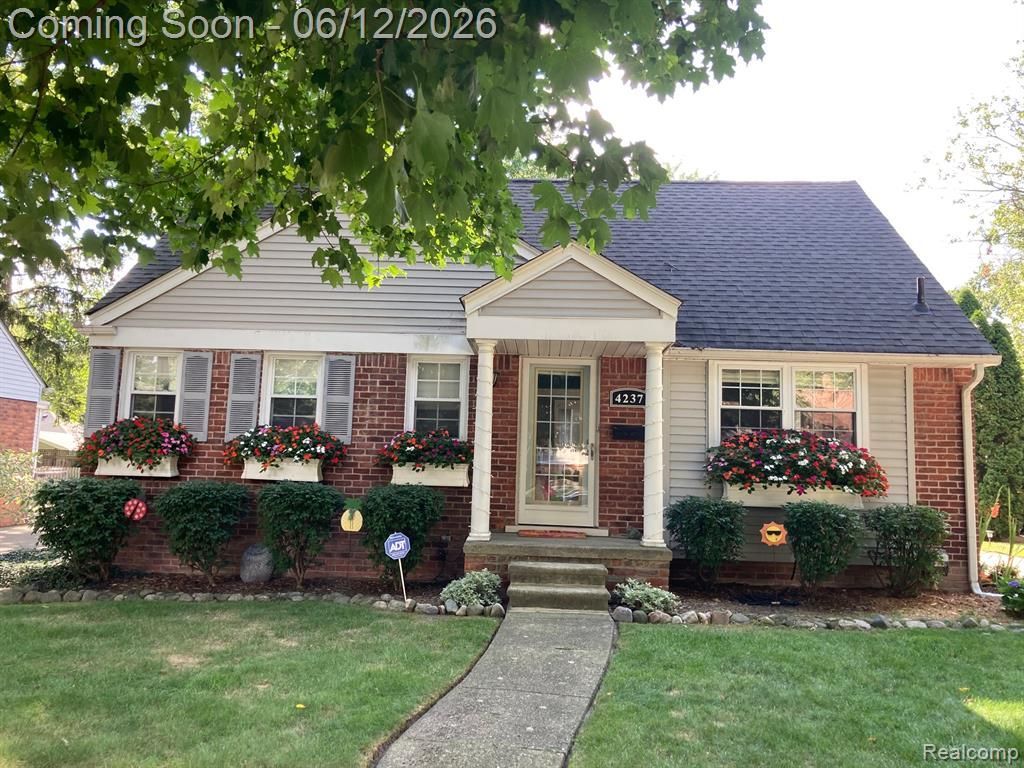 4237 Wakefield Road, Berkley, MI 48072 Main Photo