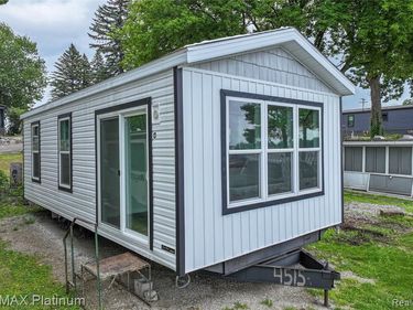 2 Serenity Shore, Fenton Twp, MI 48430