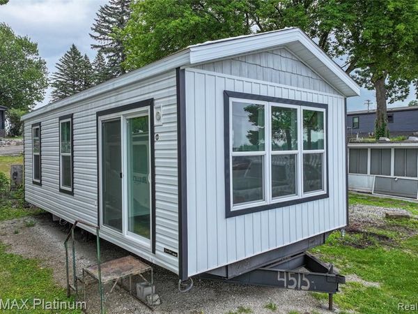 2 Serenity Shore, Fenton Twp, MI 48430