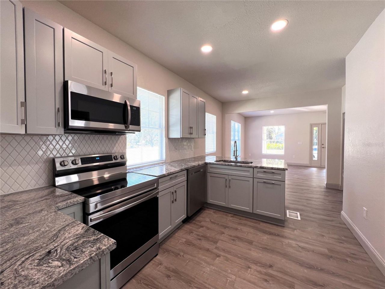 1240 15th Street N, Saint Petersburg, FL 33705 Photo