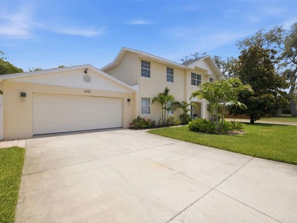 1470 28TH AVENUE N, ST PETERSBURG, FL 33704