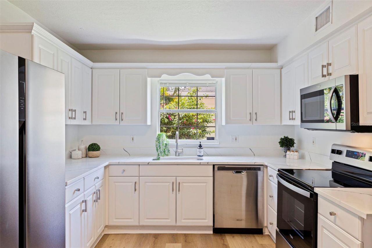 1470 28th Avenue N, Saint Petersburg, FL 33704 Photo