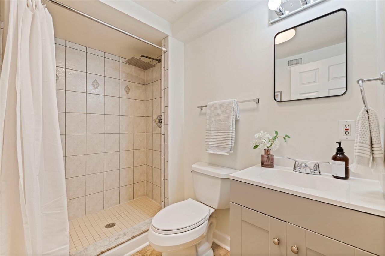 1470 28th Avenue N, Saint Petersburg, FL 33704 Photo
