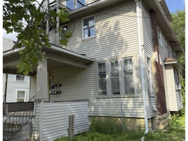 1012 N Capitol Avenue, Lansing, MI 48906