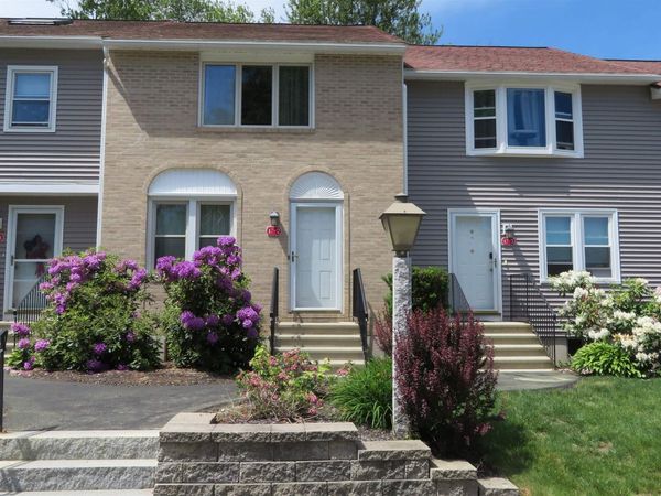 17 Oakwood Circle, Unit 2, Goffstown, NH 03045