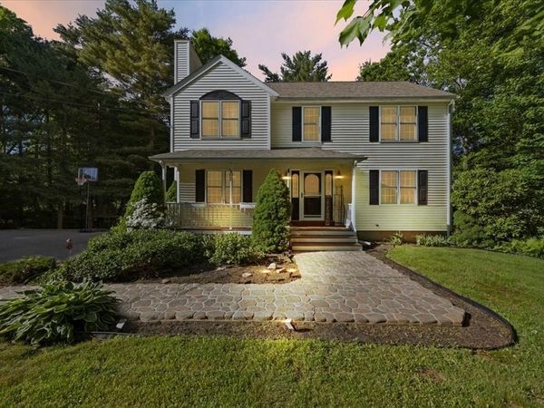 27 N Grove St, Middleboro, MA 02346