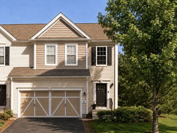 64 Kendall Ct, Unit 64, Bedford, MA 01730