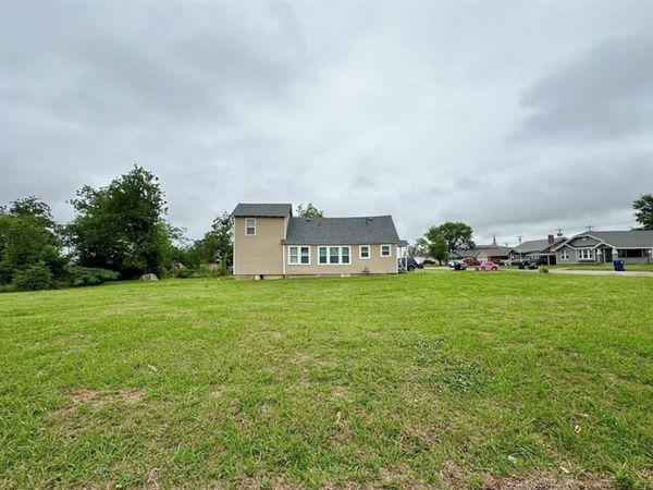 401 W Midland Street, Shawnee, OK 74804