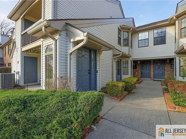207 Sunshine Court, Parlin, NJ 08859