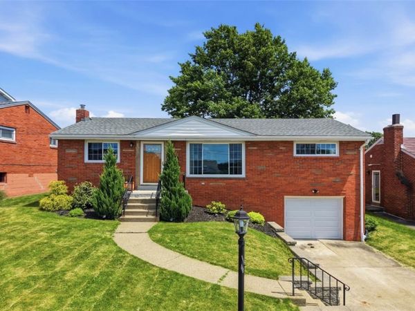 1555 Orchardview Dr, Pittsburgh, PA 15220