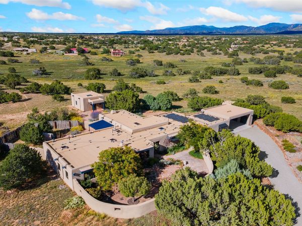 71 Camerada Loop , Santa Fe, NM 87508