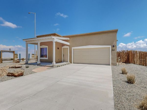7601 Arroyo Oeste Lane, Santa Fe, NM 87507