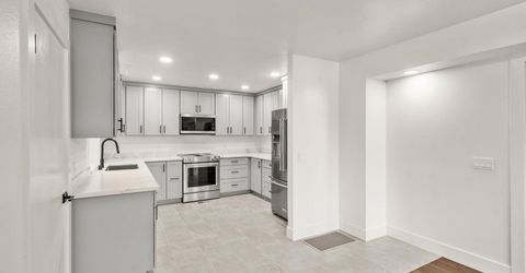 3777 Garden Hwy, Sacramento, CA 95834 Photo