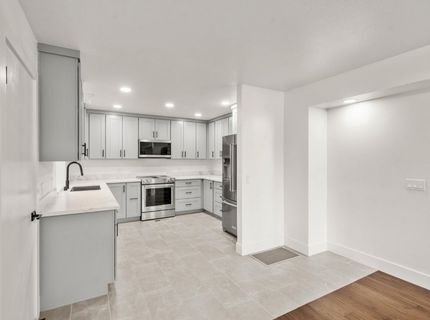 3777 Garden Hwy, Sacramento, CA 95834 Photo