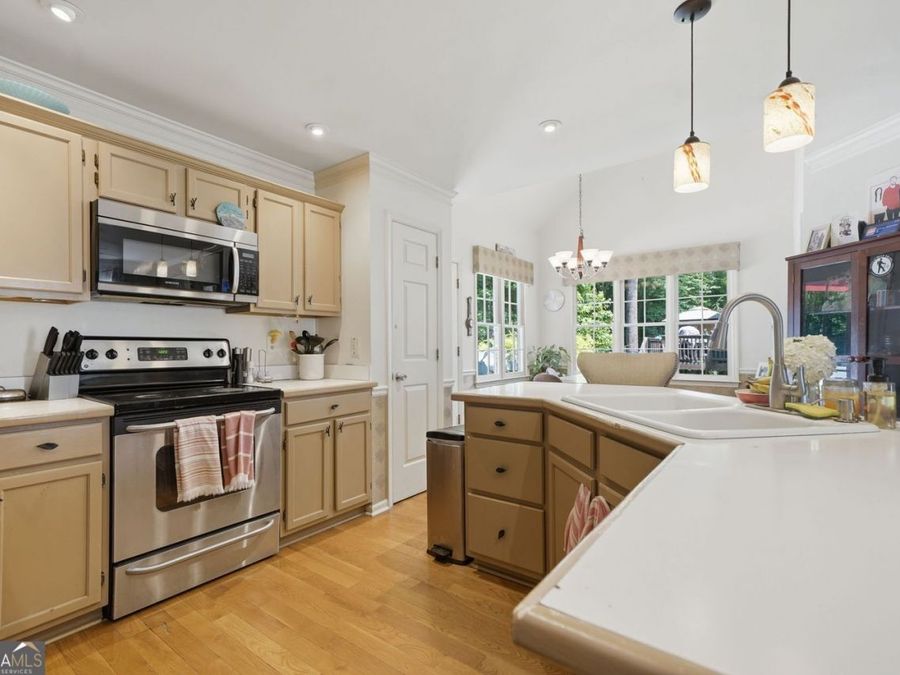 Property Image 6