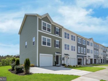 450 SOPHIE STREET, STRASBURG, VA 22657