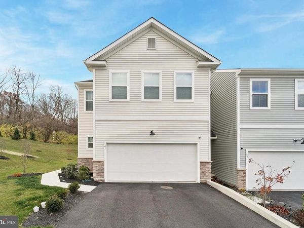 141 FOUR LEAF DRIVE , DOWNINGTOWN, PA 19335