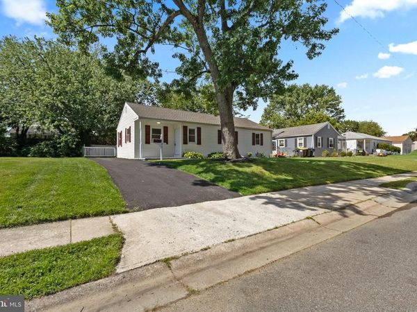121 ROBINSON , NEW CASTLE, DE 19720