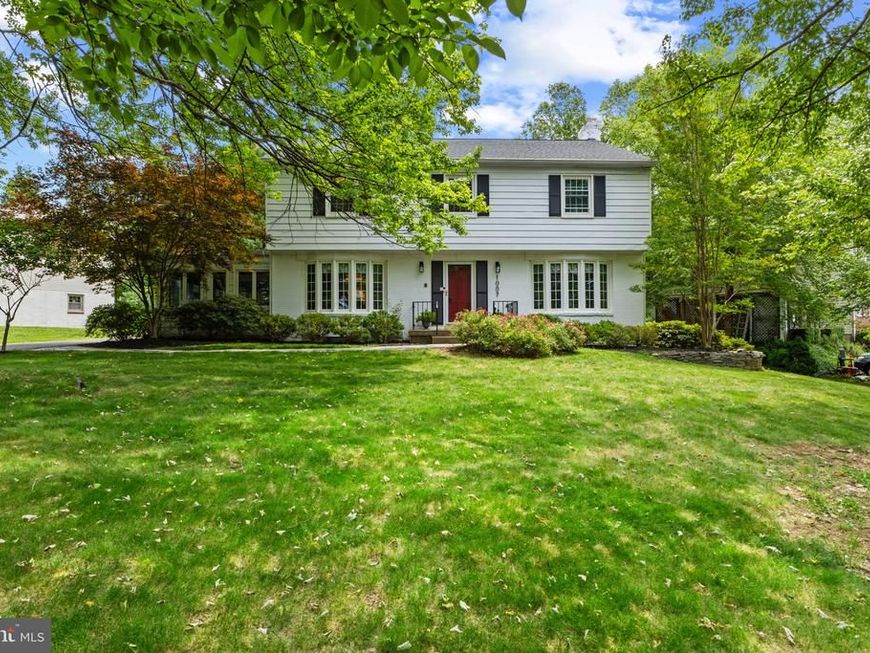 1007 Westbriar Drive Ne, Vienna, VA 22180 Main Photo