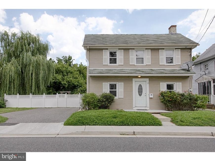 39 E Millbrooke Avenue, Woodstown, NJ 08098 Main Photo