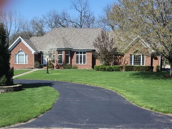 23 Roosevelt Drive, East Dubuque, IL 61025