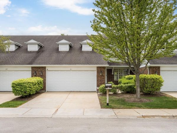 61 Caribou Crossing , Northbrook, IL 60062