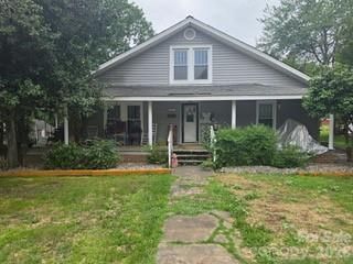 427 E Mills Avenue, Mooresville, NC 28115 Main Photo