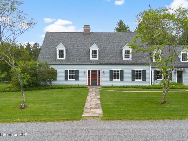 39 Golf Course Road, Dallas, PA 18612