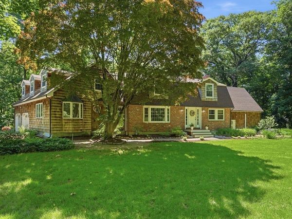 89 Main St, Westford, MA 01886