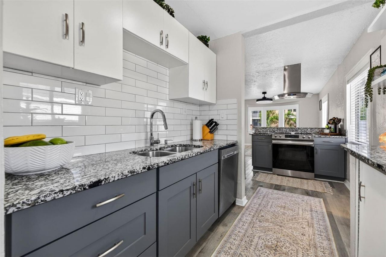 2561 13th Avenue N, Saint Petersburg, FL 33713 Photo
